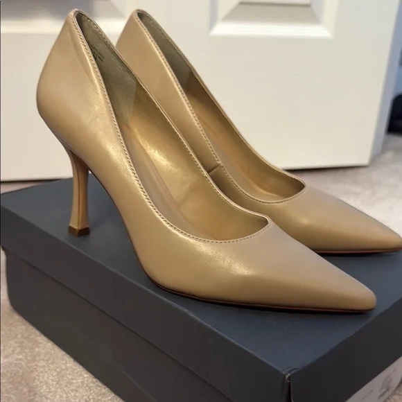 Ann Taylor Nude Heels - Picture 4 of 6